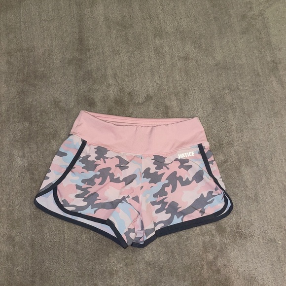 Pink Camo Justice shorts - Picture 1 of 2